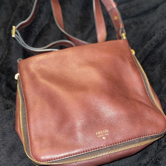 FossilL leather crossbody bag! Preloved - Picture 8 of 15